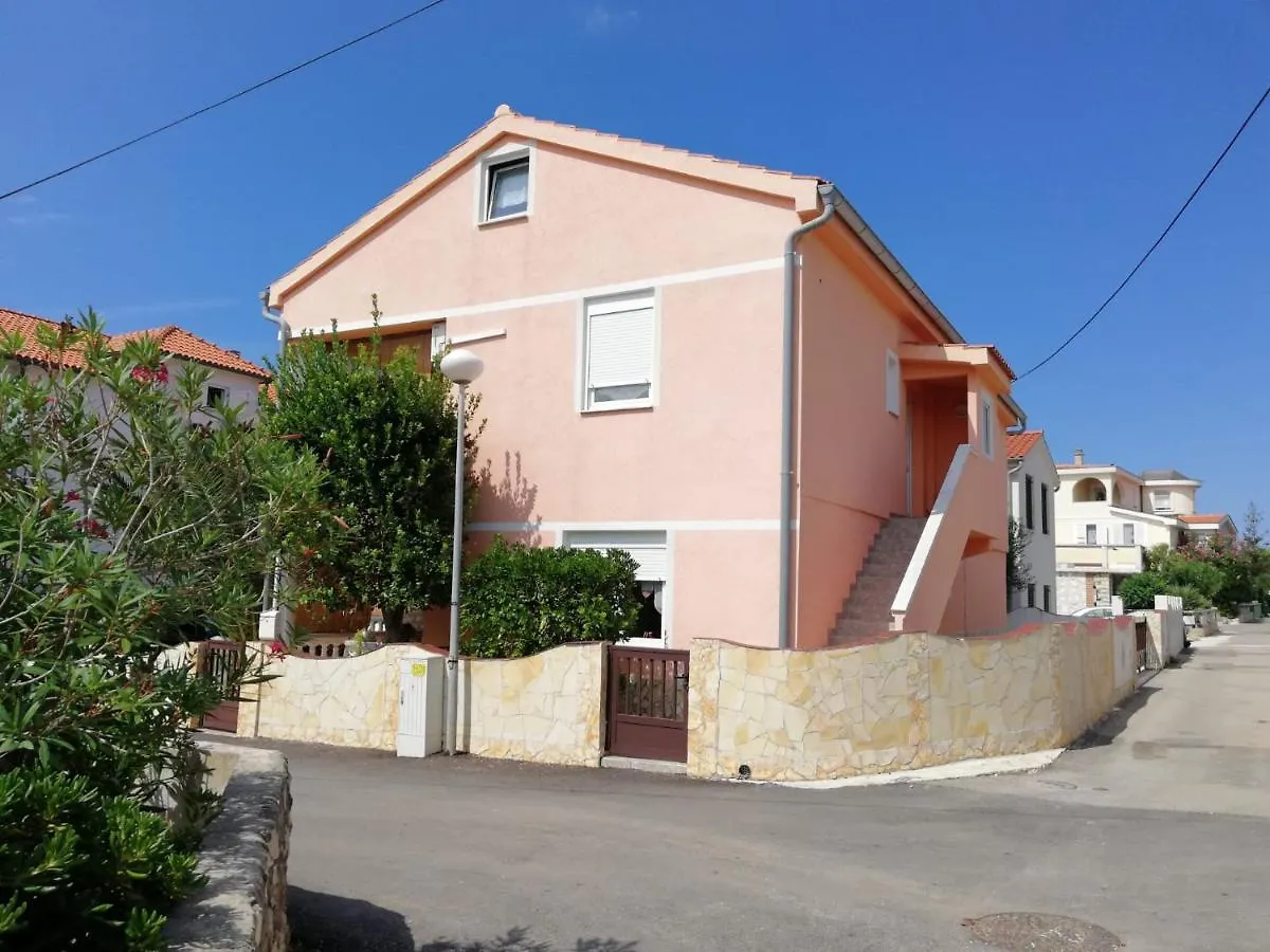 Cozy Apartment Tuka 4 Near The Beach Vir